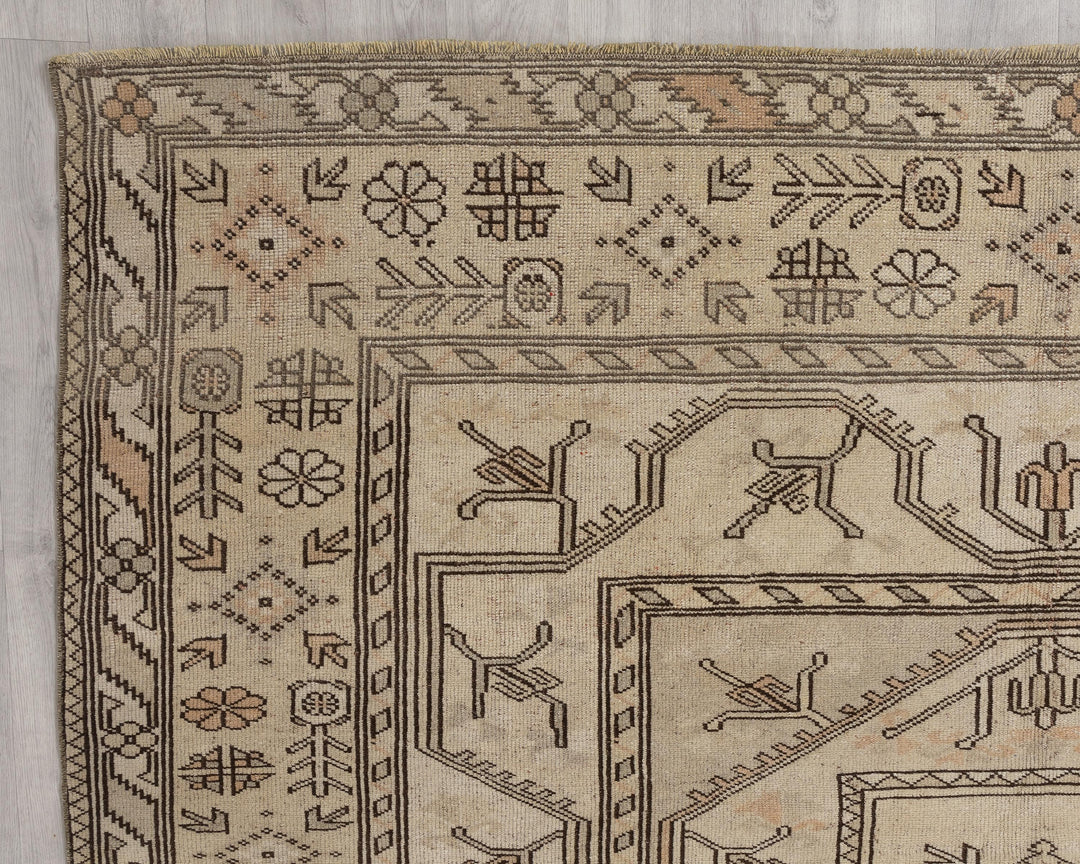 Neutral Oushak Rug 6' 9" x 8' 10" | No. VR52372