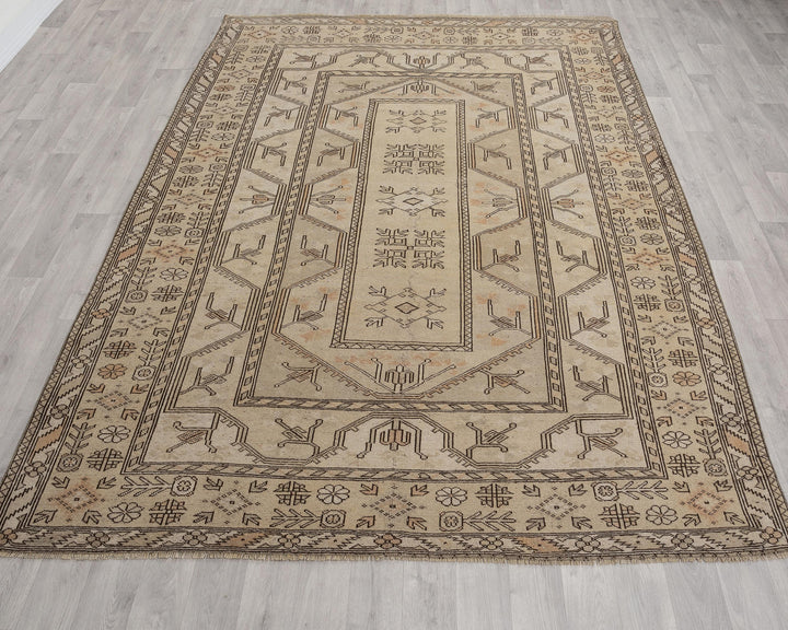 Neutral Oushak Rug 6' 9" x 8' 10" | No. VR52372