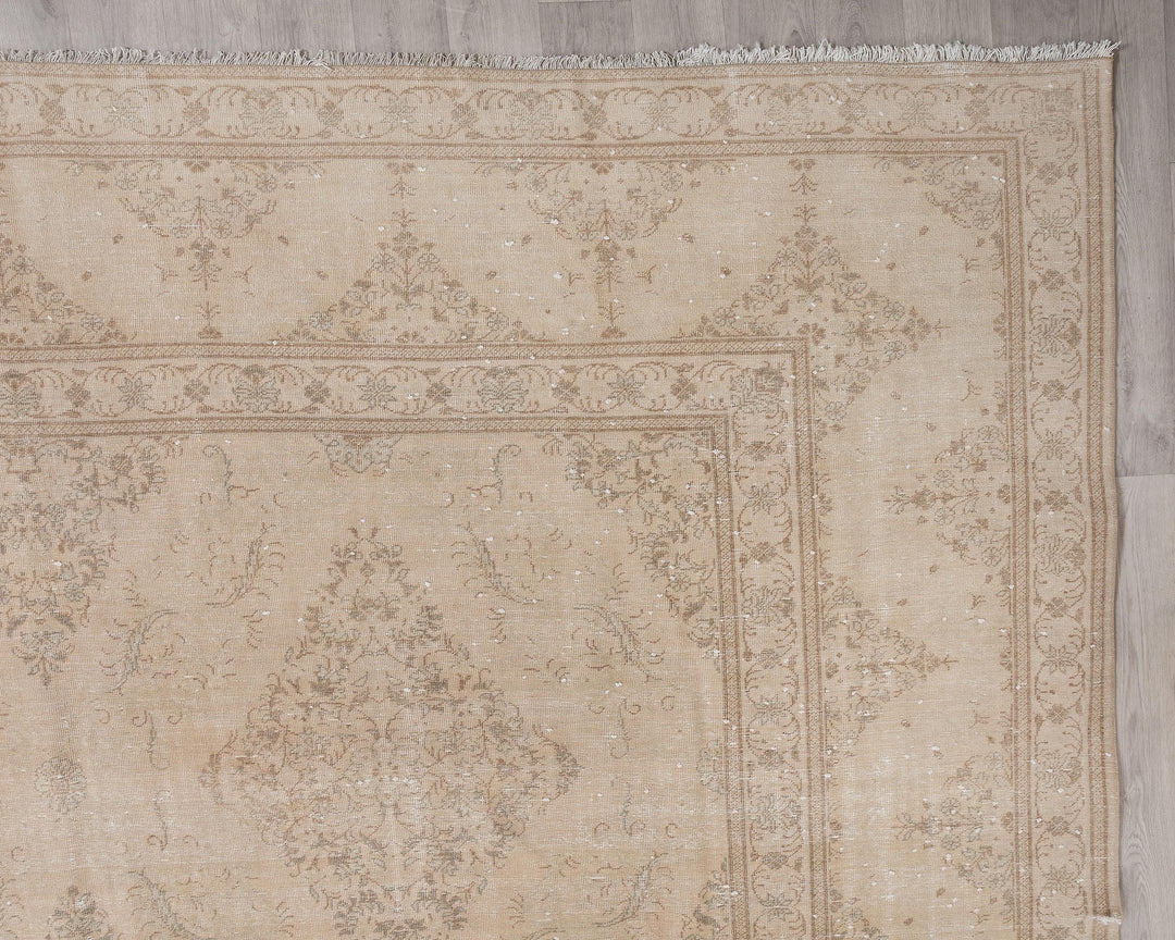 Beige Oushak Rug 10' x 13' | No. VR20077