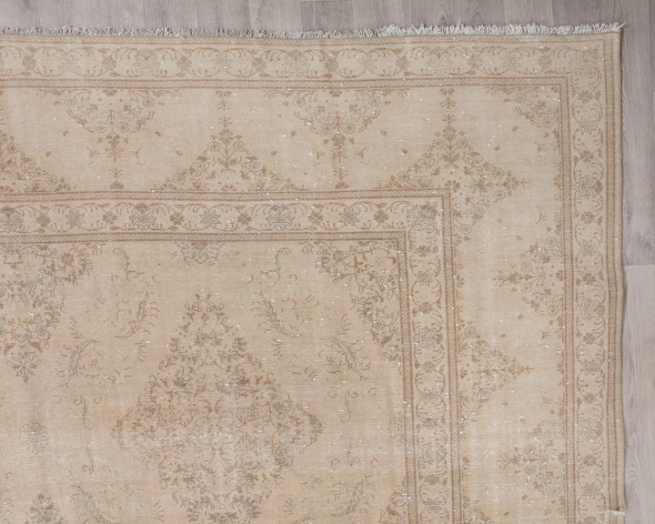 Beige Oushak Rug 10' x 13' | No. VR20077