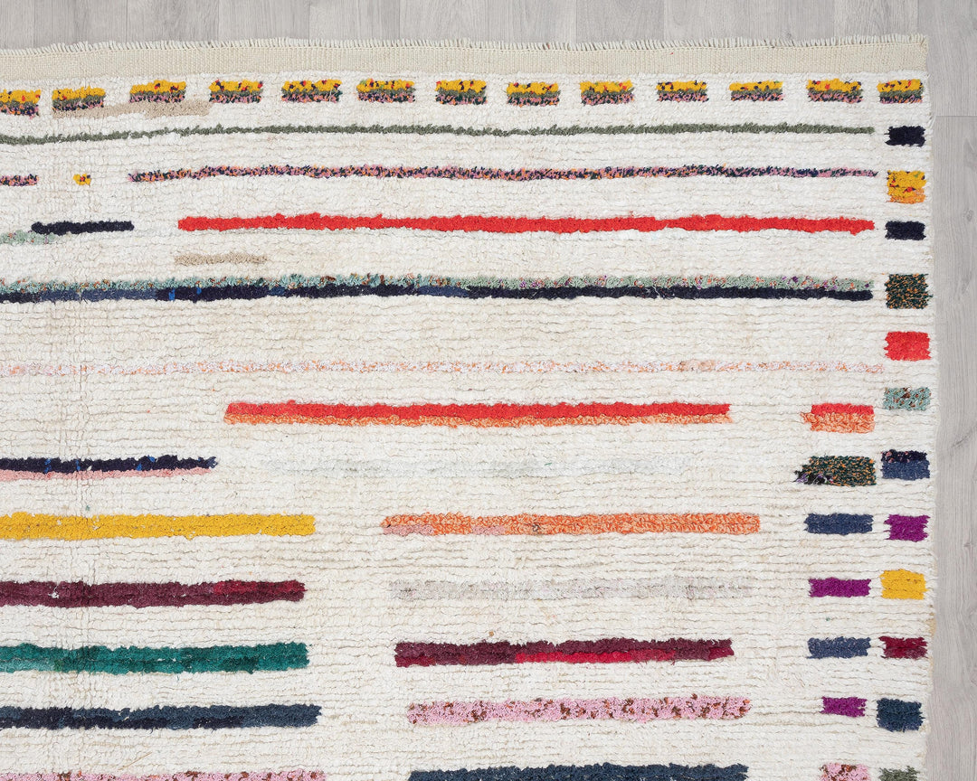 White Vintage Turkish Rug 7' 10" x 9' 10" | No. VR72312