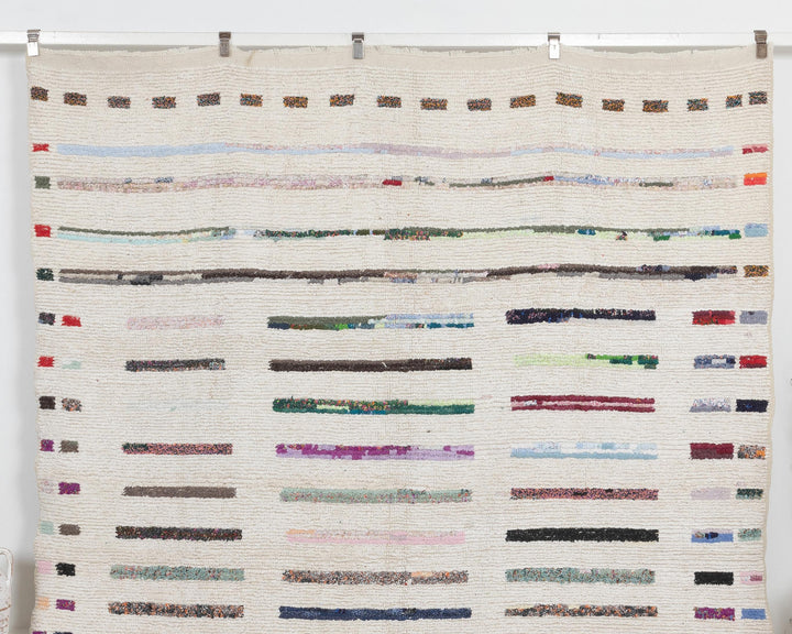 White Vintage Turkish Rug 7' 10" x 9' 10" | No. VR72312