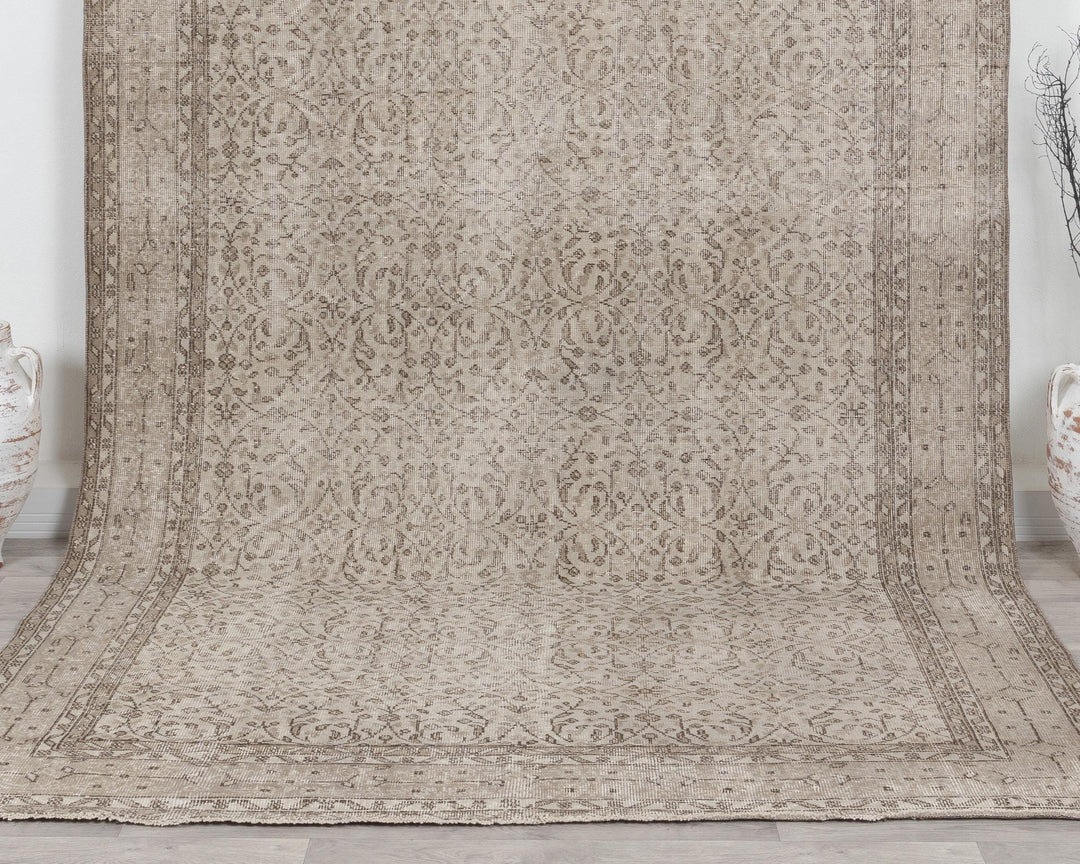 Beige Oushak Rug 6' 9" x 10' 5" | No. VR36951