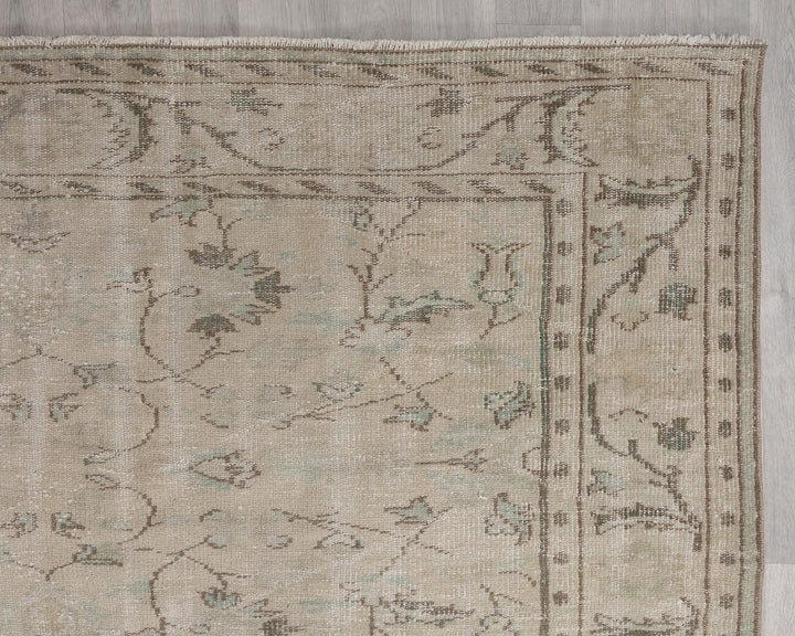 Beige Oushak Rug 7' 1" x 9' 7" | No. VR18695