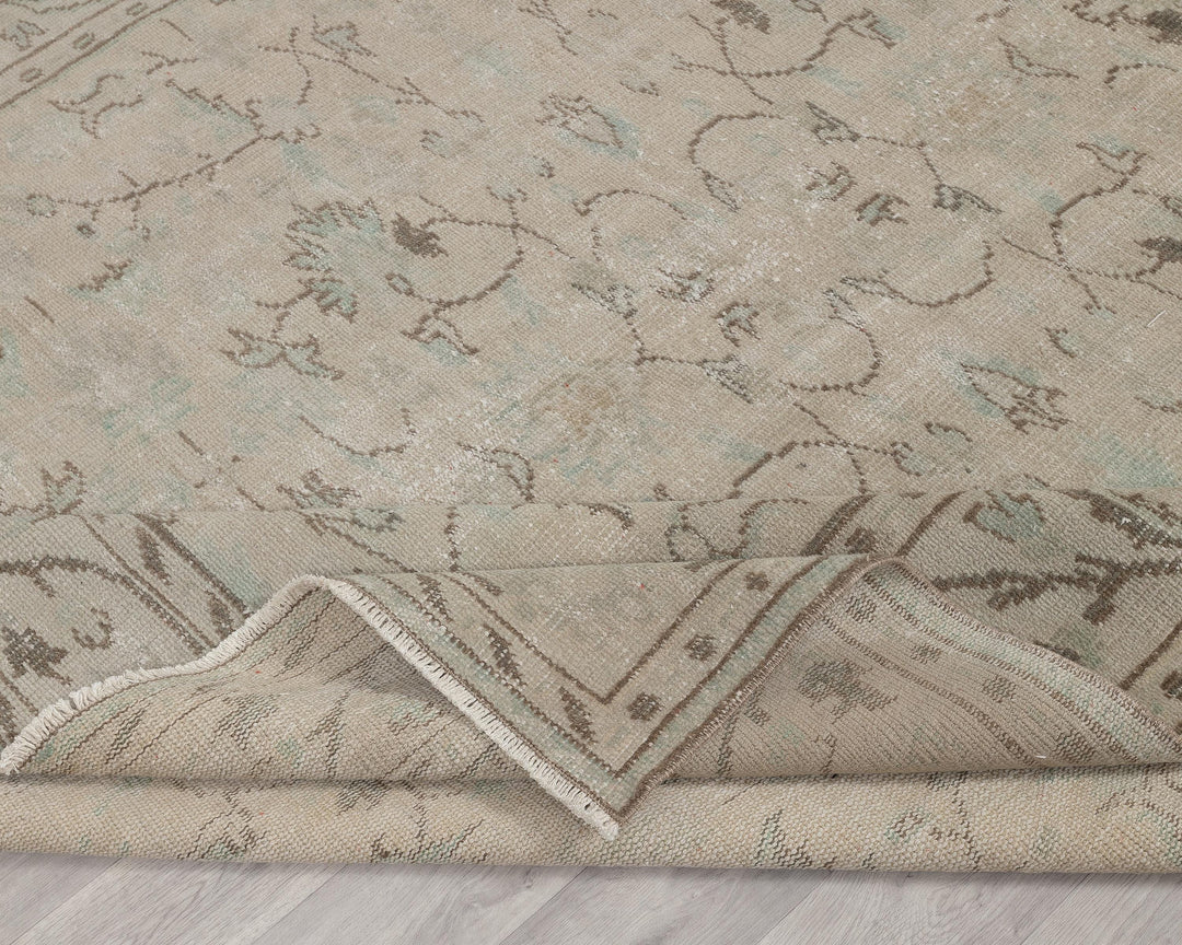 Beige Oushak Rug 7' 1" x 9' 7" | No. VR18695