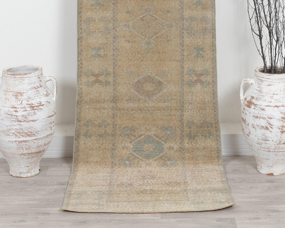 Runner Rug 2' 6" x 8' 5" | No. VR31870