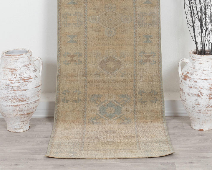 Runner Rug 2' 6" x 8' 5" | No. VR31870