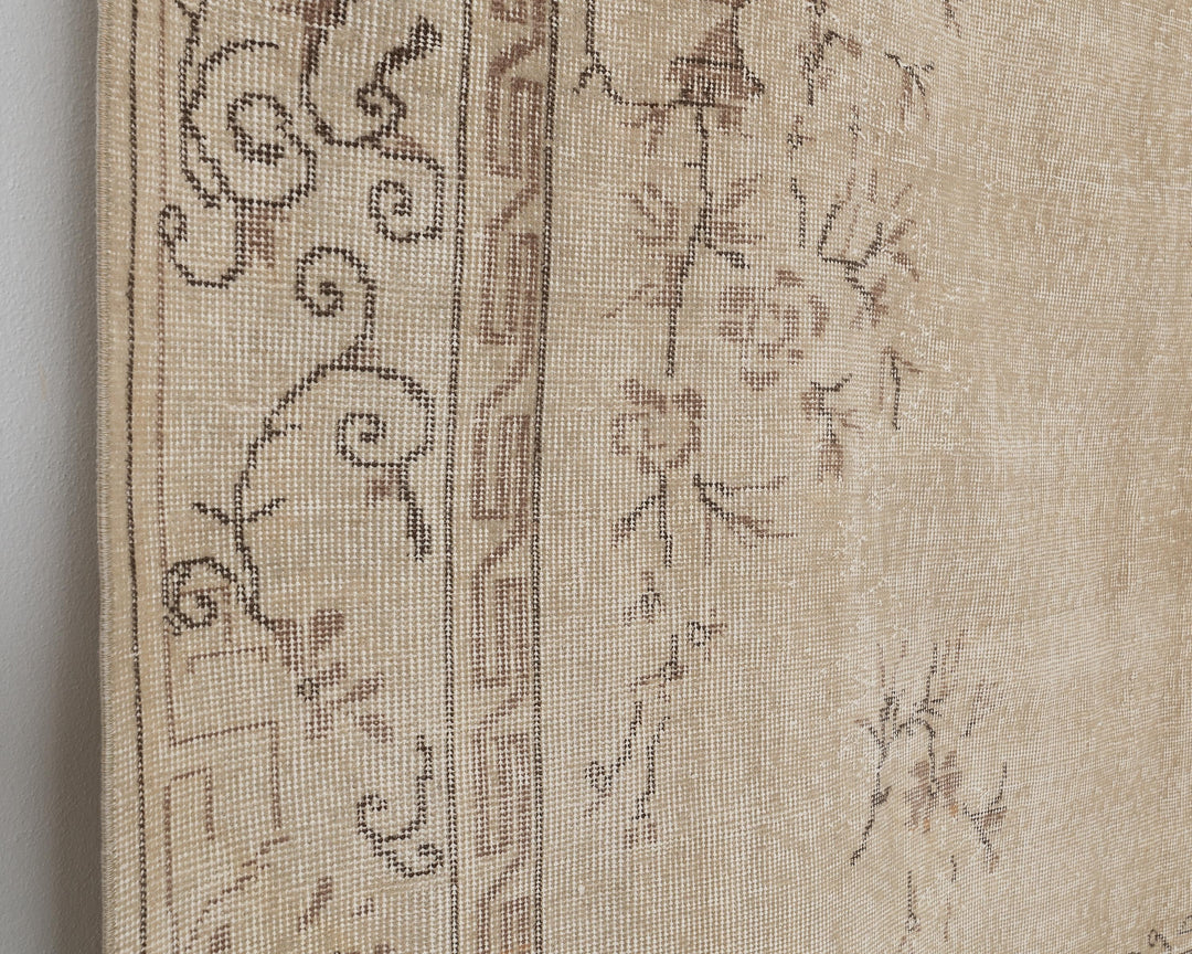Beige Oushak Rug 6' 7" x 9' 11" | No. VR43658