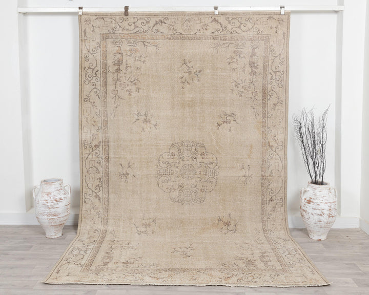 Beige Oushak Rug 6' 7" x 9' 11" | No. VR43658