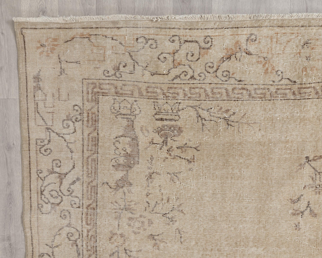 Beige Oushak Rug 6' 7" x 9' 11" | No. VR43658