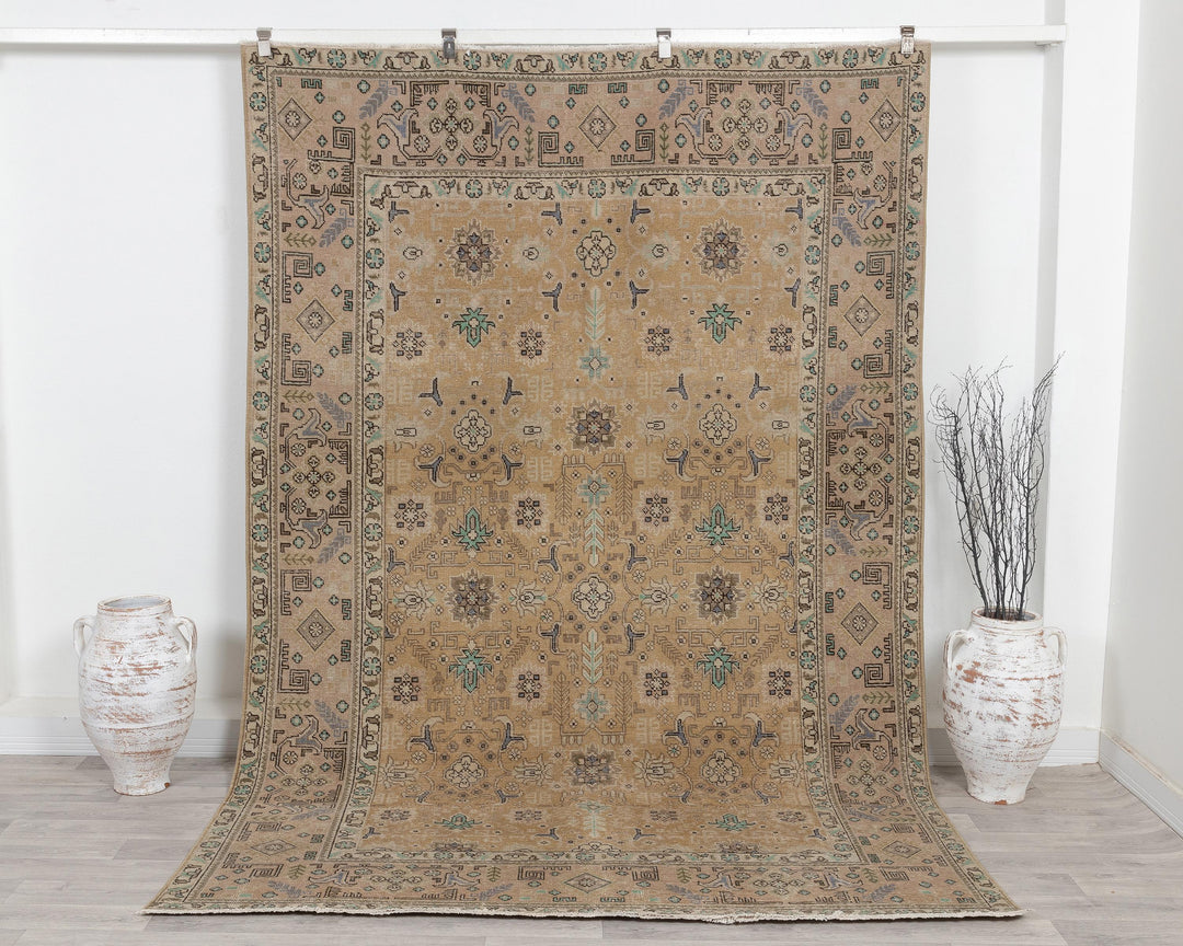 Neutral Oushak Rug 6' 5" x 9' 5" | No. VR62046