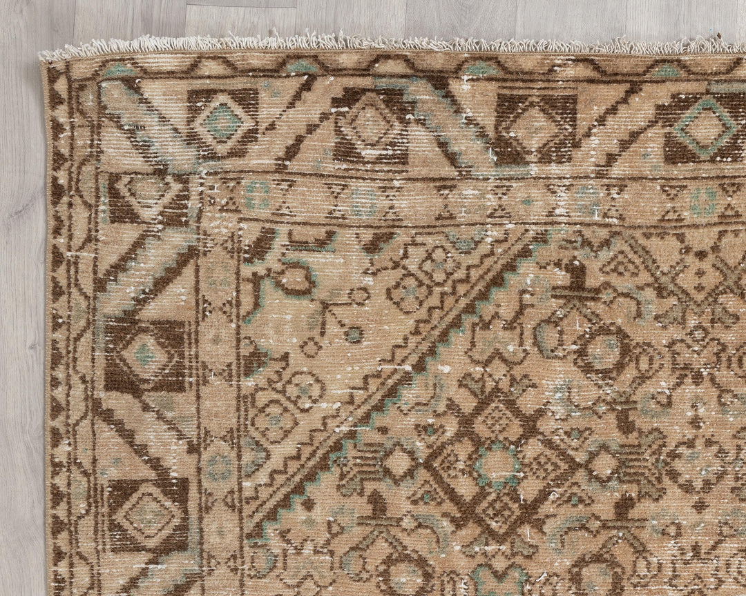 Faded Oushak Rug 4' 11" x 6' 5" | No. VR32817