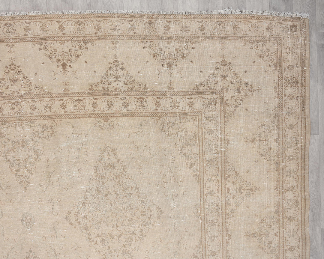Beige Oushak Rug 10' x 13' | No. VR20077