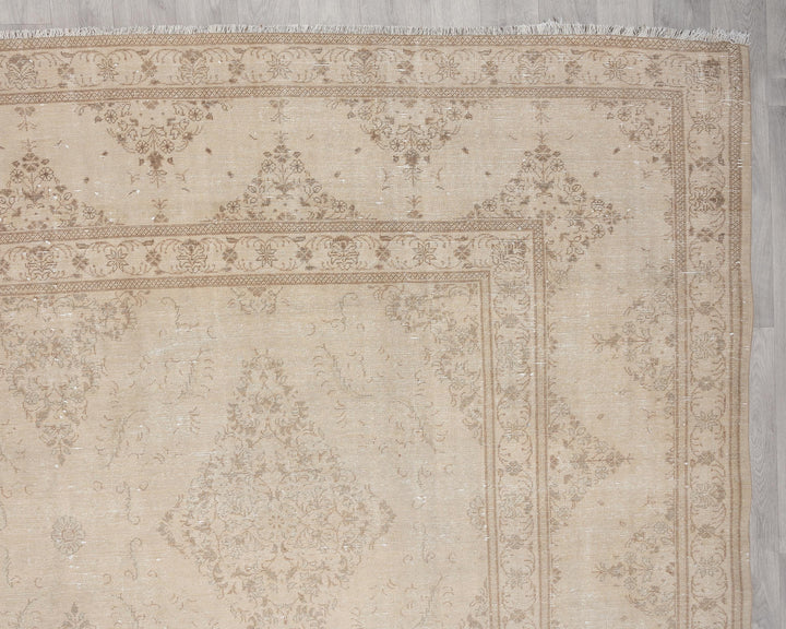 Beige Oushak Rug 10' x 13' | No. VR20077