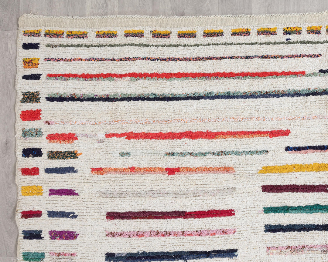 White Vintage Turkish Rug 7' 10" x 9' 10" | No. VR72312