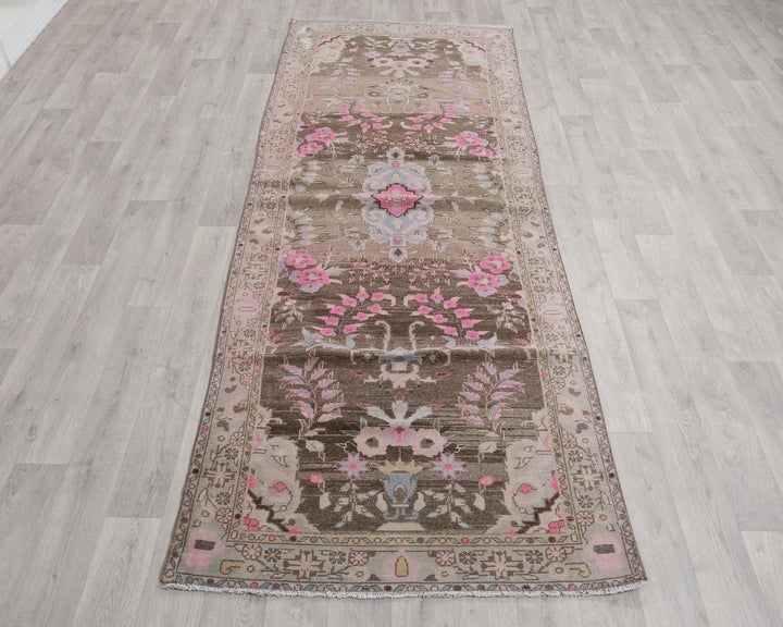 Runner Rug 3' 3" x 8' 10" | No. VR19788
