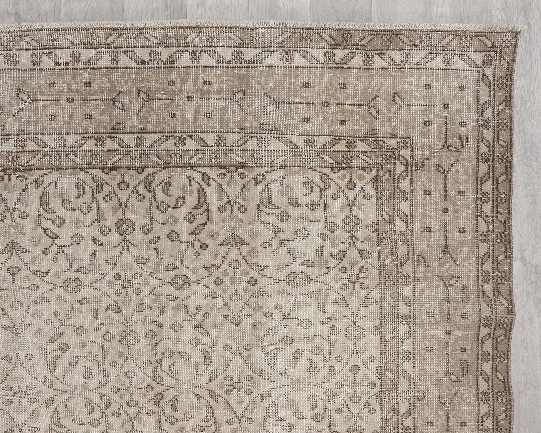 Beige Oushak Rug 6' 9" x 10' 5" | No. VR36951