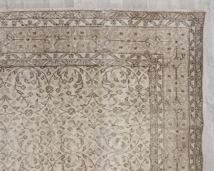 Beige Oushak Rug 6' 9" x 10' 5" | No. VR36951