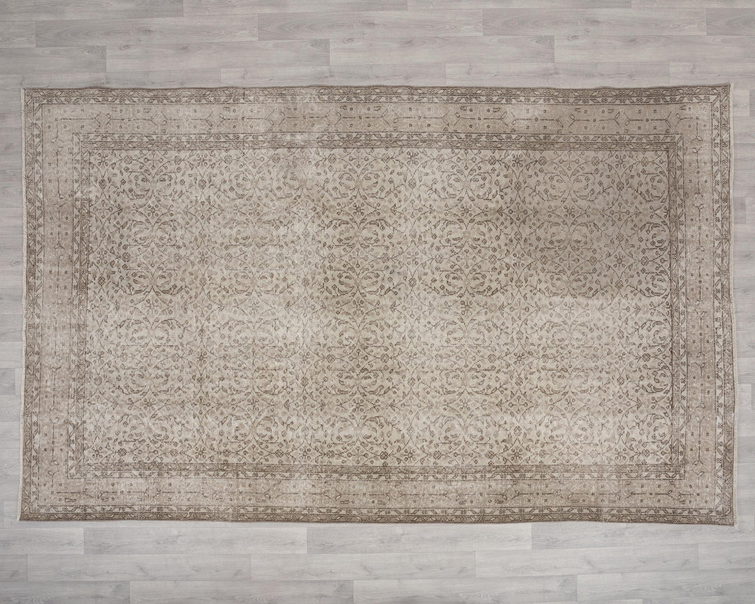 Beige Oushak Rug 6' 9" x 10' 5" | No. VR36951
