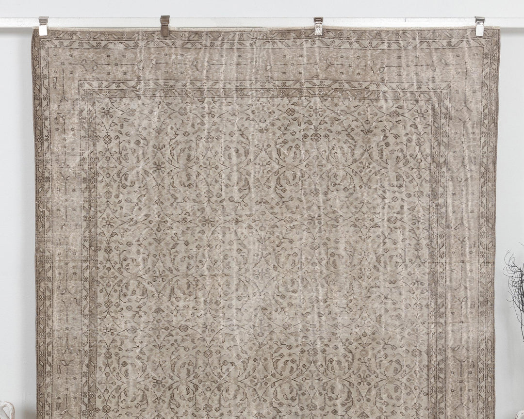 Beige Oushak Rug 6' 9" x 10' 5" | No. VR36951