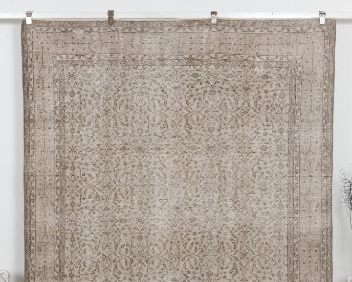 Beige Oushak Rug 6' 9" x 10' 5" | No. VR36951