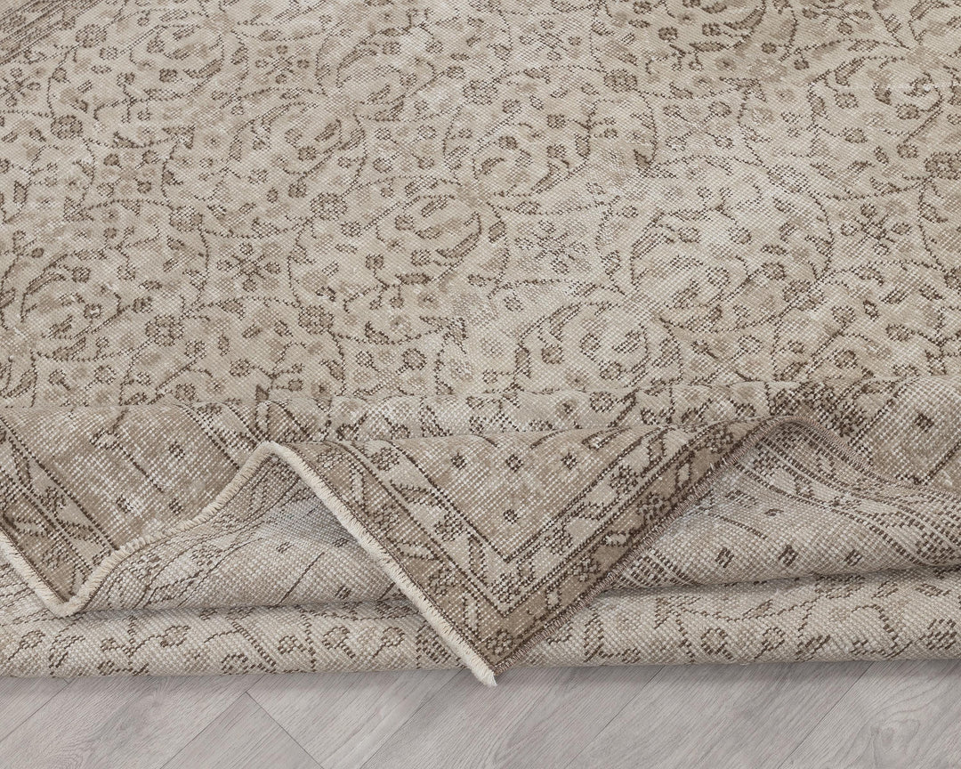 Beige Oushak Rug 6' 9" x 10' 5" | No. VR36951