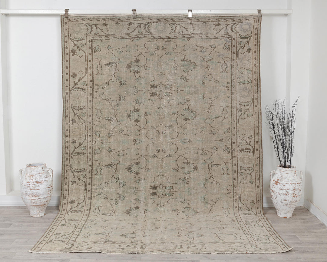 Beige Oushak Rug 7' 1" x 9' 7" | No. VR18695