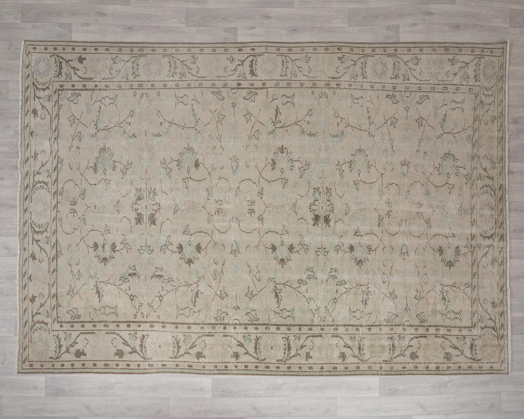 Beige Oushak Rug 7' 1" x 9' 7" | No. VR18695