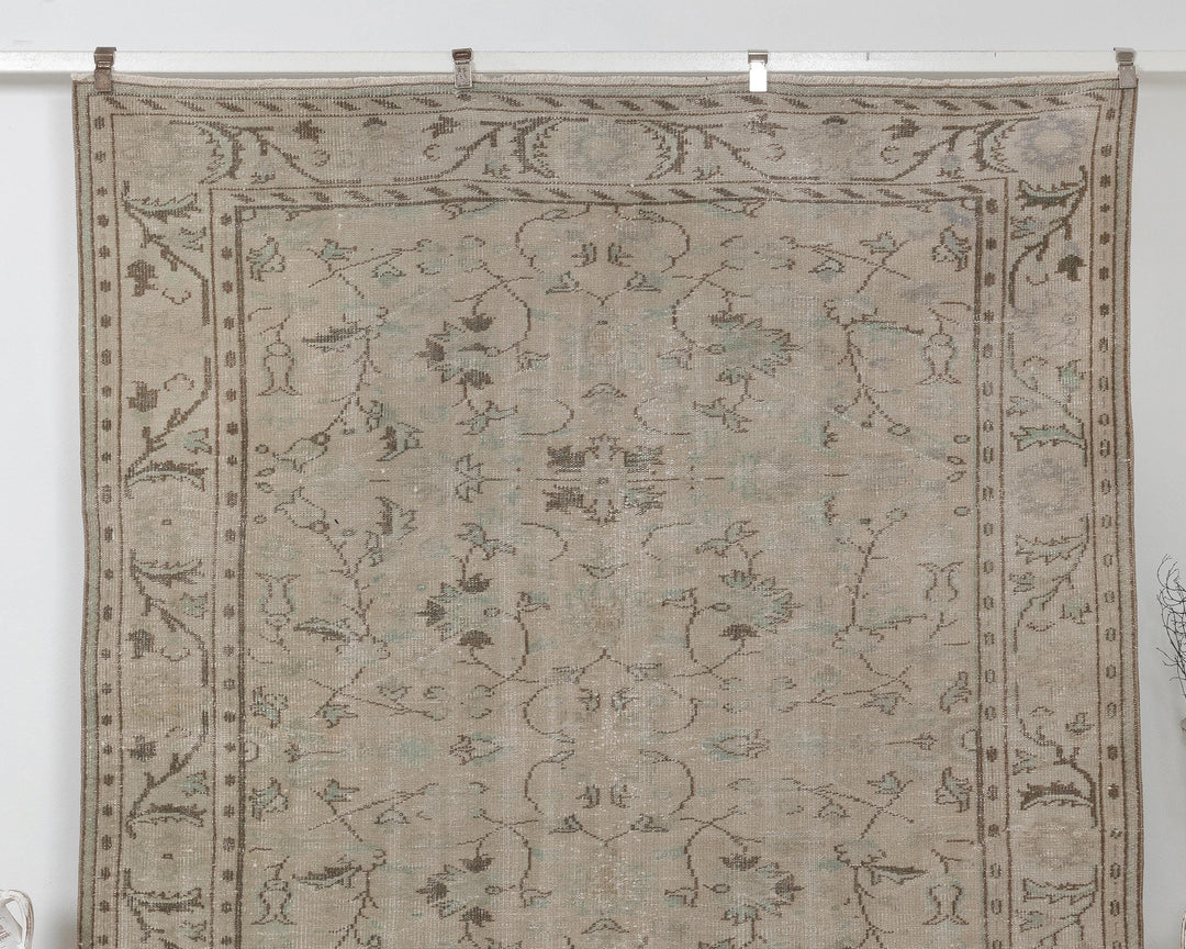 Beige Oushak Rug 7' 1" x 9' 7" | No. VR18695