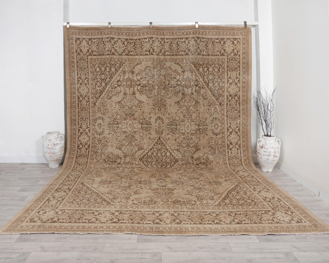 Neutral Oushak Rug 9' 6" x 12' 8" | No. VR38789