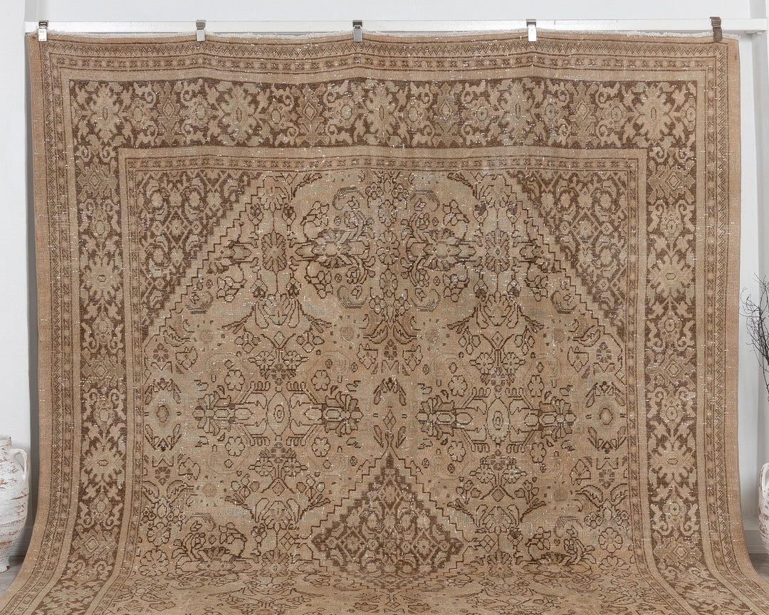 Neutral Oushak Rug 9' 6" x 12' 8" | No. VR38789