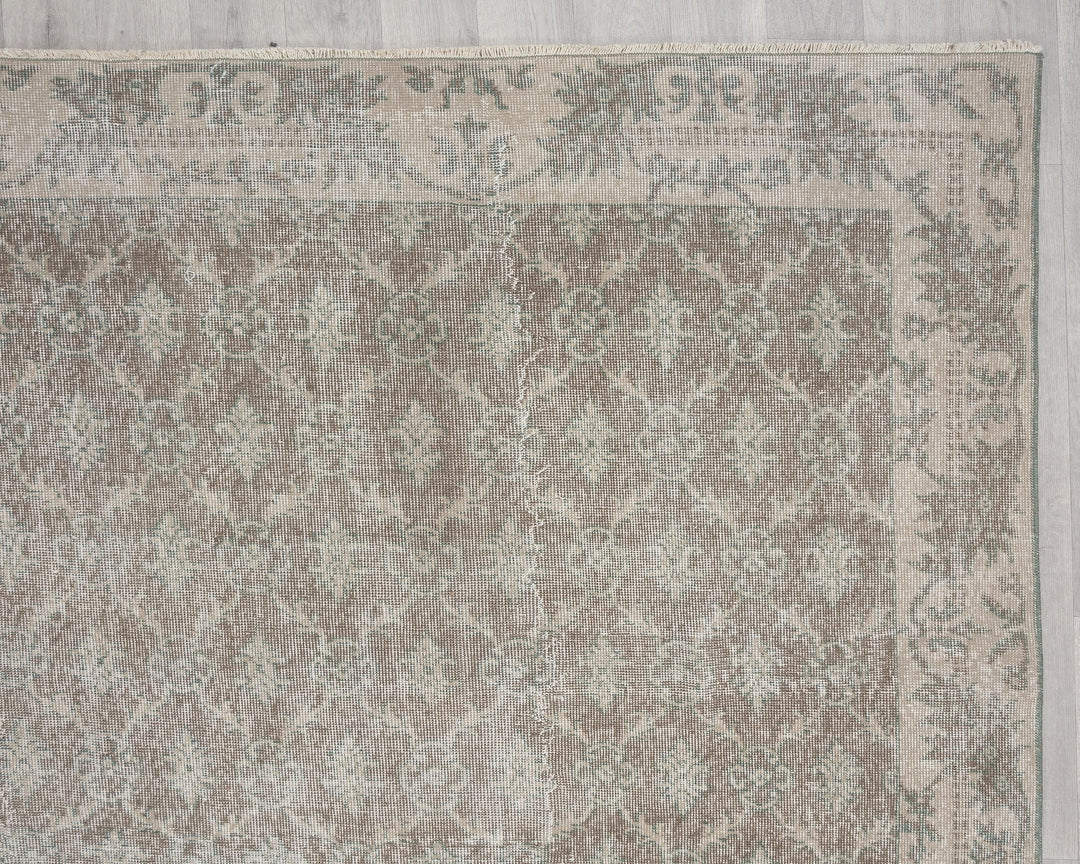 Neutral Oushak Rug 6' 11" x 9' 10" | No. VR46384