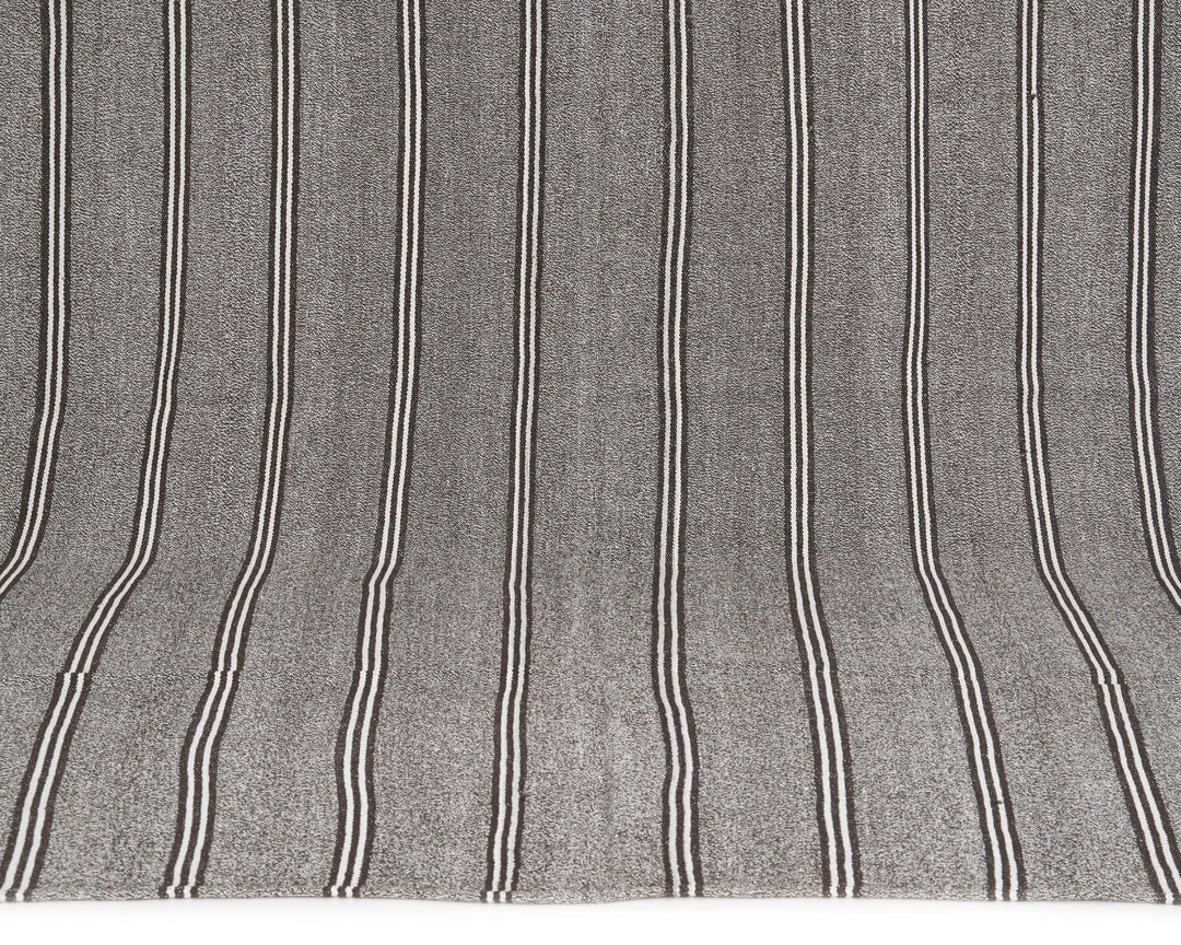 Gray Kilim Rug 6' 11" x 10' 6" | No. VR36469