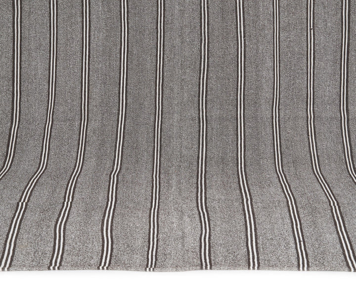 Gray Kilim Rug 6' 11" x 10' 6" | No. VR36469