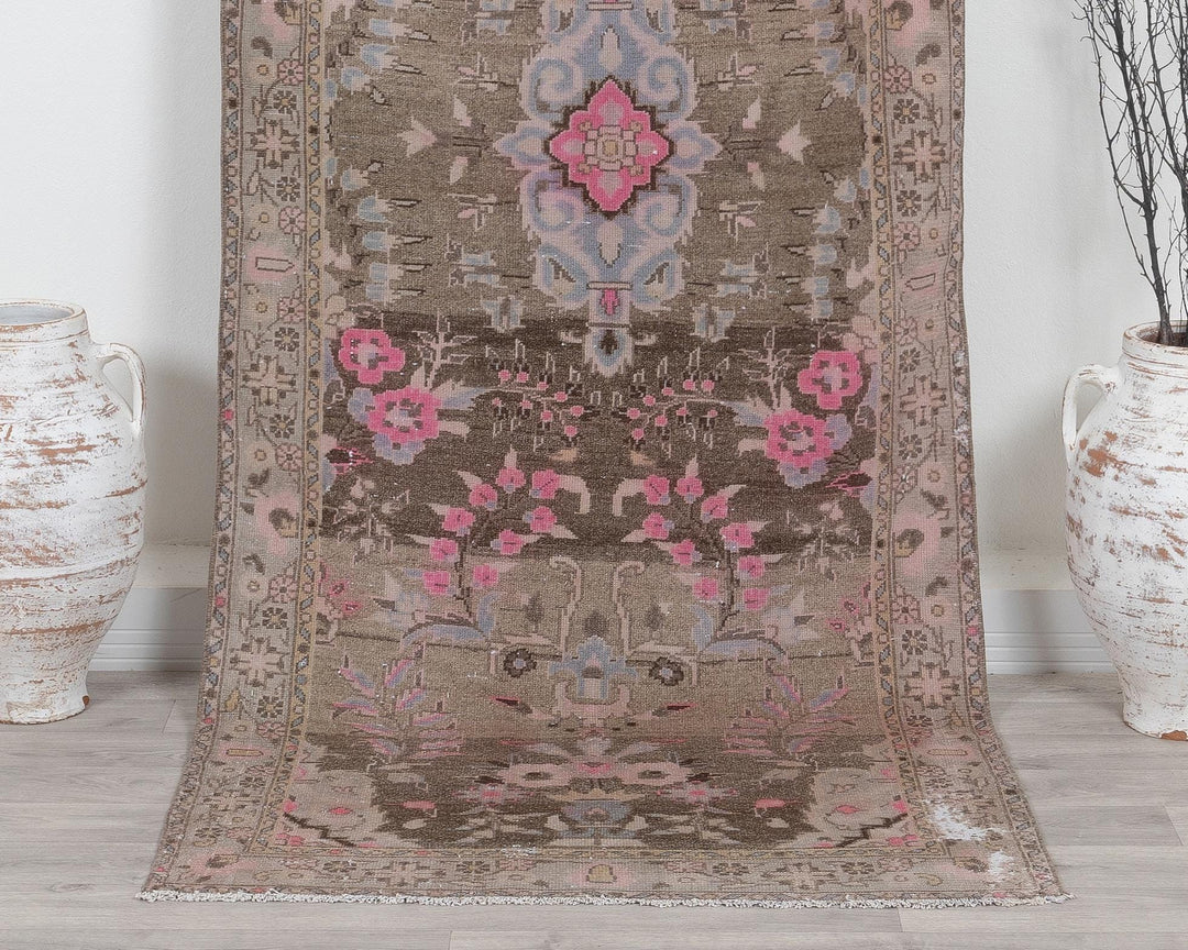 Runner Rug 3' 3" x 8' 10" | No. VR19788