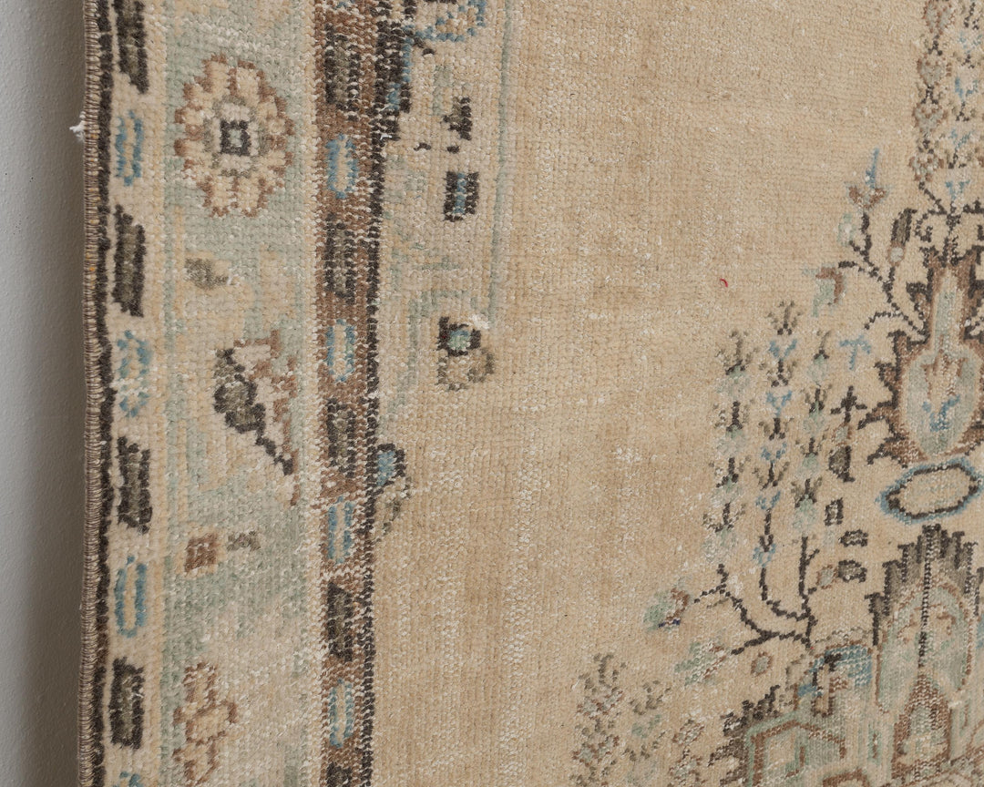 Neutral Oushak Rug 6' 4" x 9' 4" | No. VR35260