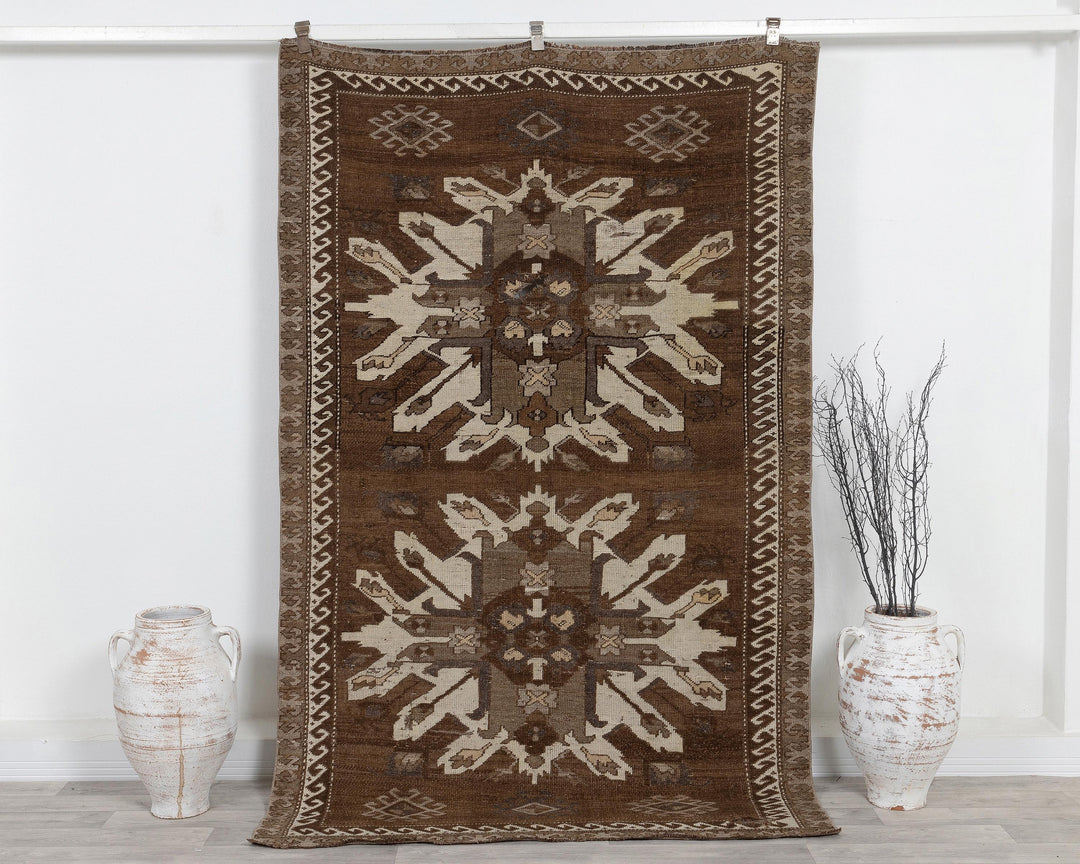 Beige Oushak Rug 4' 10" x 7' 9" | No. VR92435