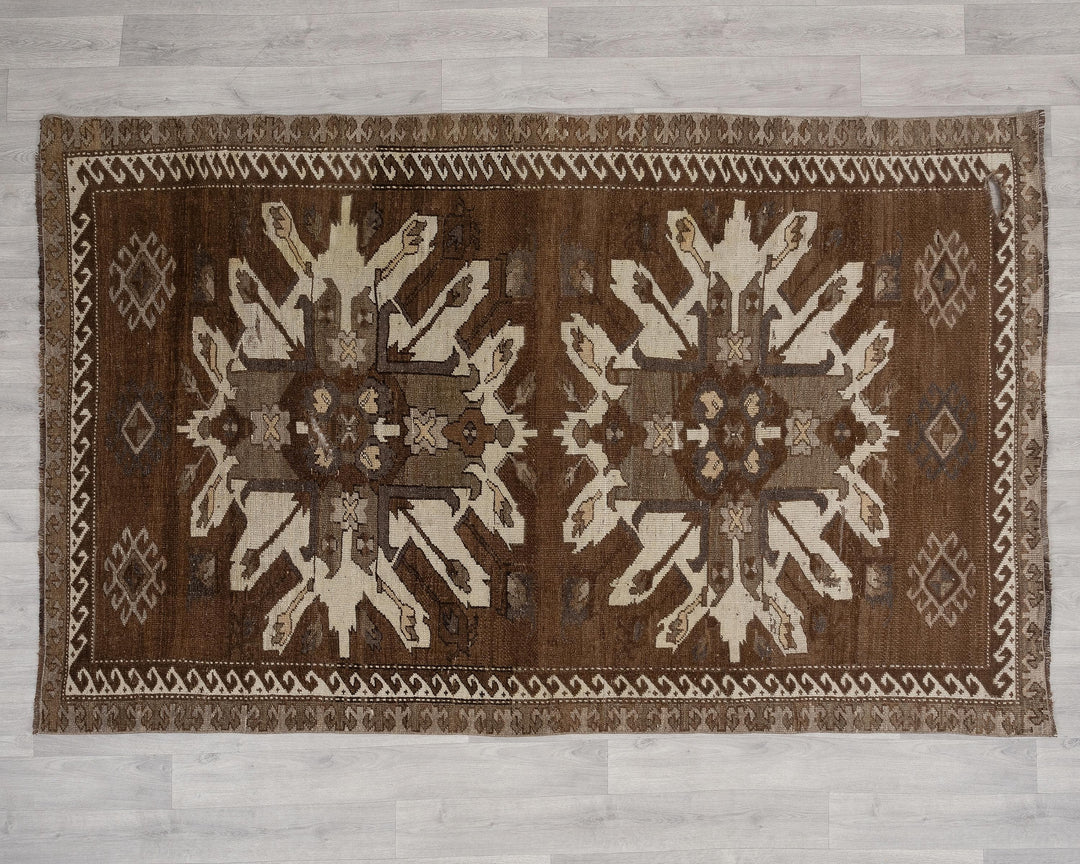 Beige Oushak Rug 4' 10" x 7' 9" | No. VR92435