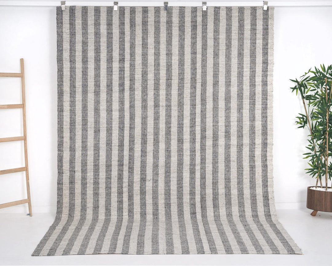 Beige Kilim Rug 6' 7" x 9' 6" | No. VR85538