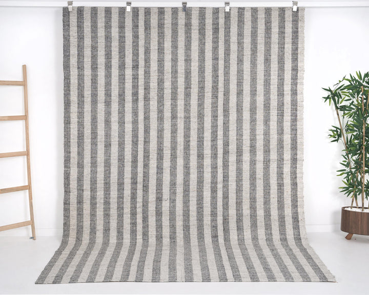 Beige Kilim Rug 6' 7" x 9' 6" | No. VR85538