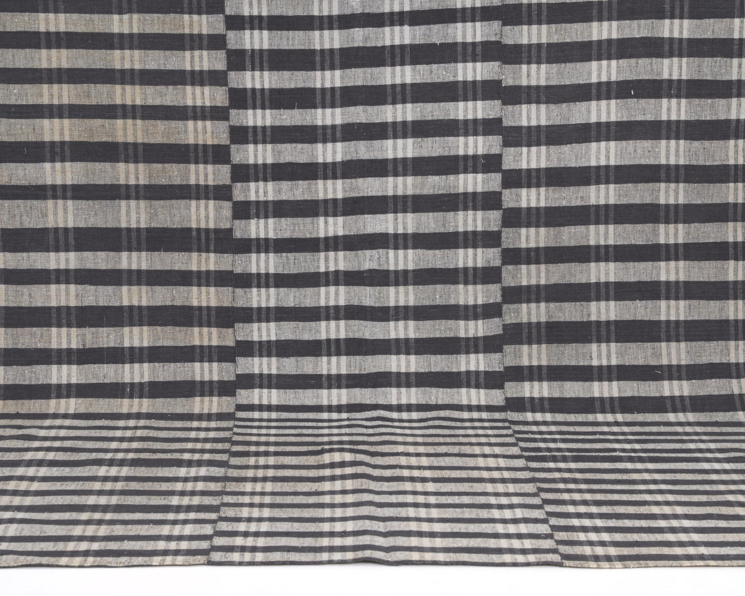 Kilim Rug 6' 1" x 10' | No. VR91552