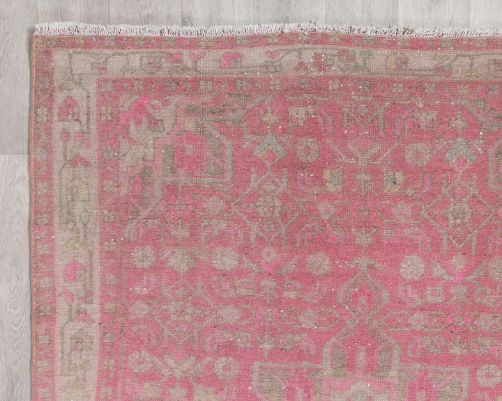 Pink Runner Rug 3' 9" x 10' 10" | No. VR76122