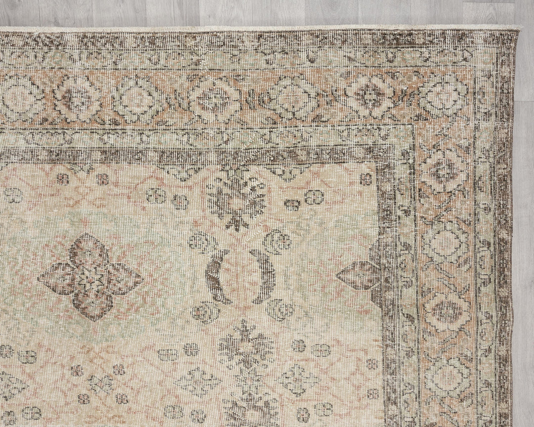 Beige Oushak Rug 6' 11" x 10' 2" | No. VR46919