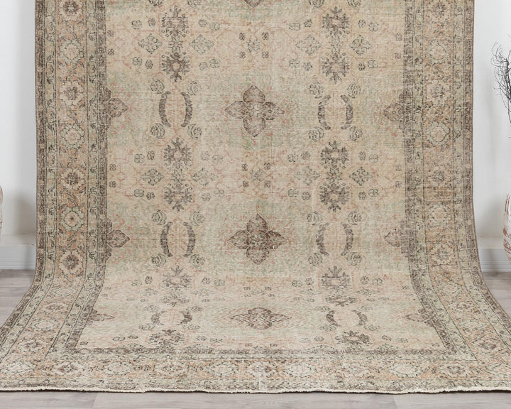 Beige Oushak Rug 6' 11" x 10' 2" | No. VR46919