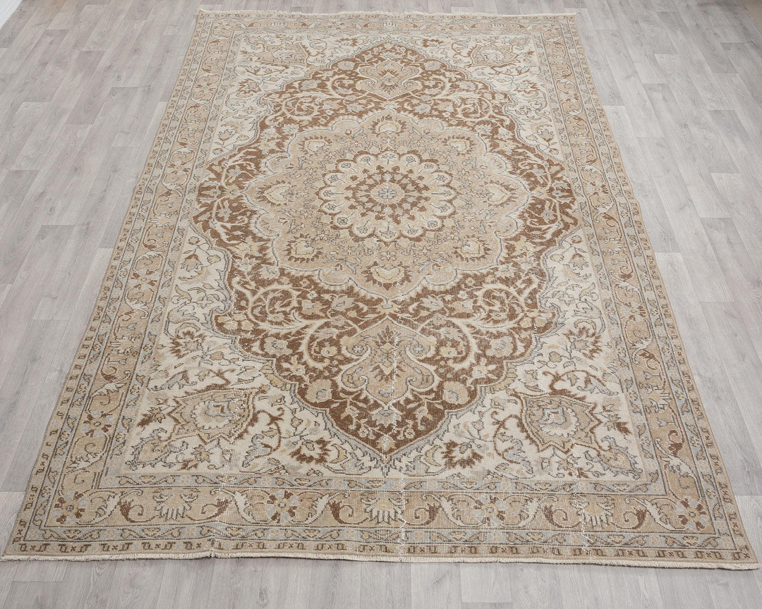 Faded Oushak Rug 6' 7" x 10' | No. VR20498