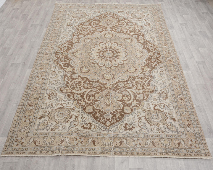 Faded Oushak Rug 6' 7" x 10' | No. VR20498
