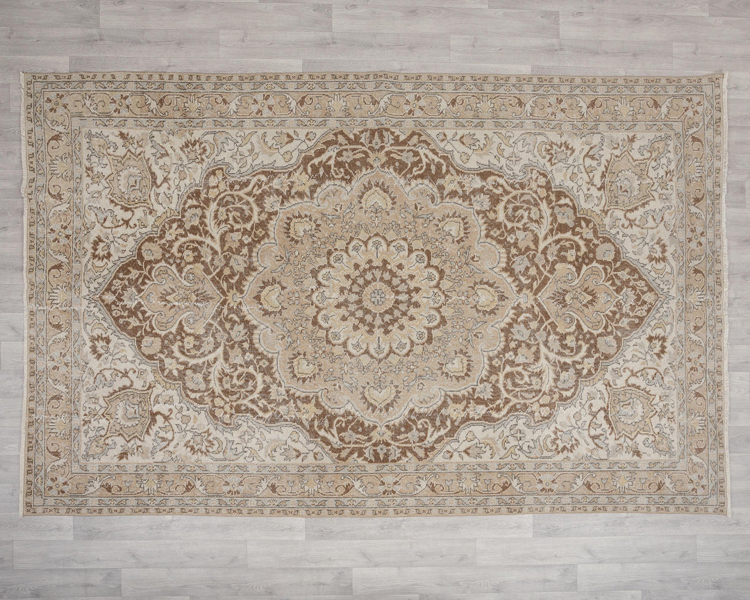 Faded Oushak Rug 6' 7" x 10' | No. VR20498