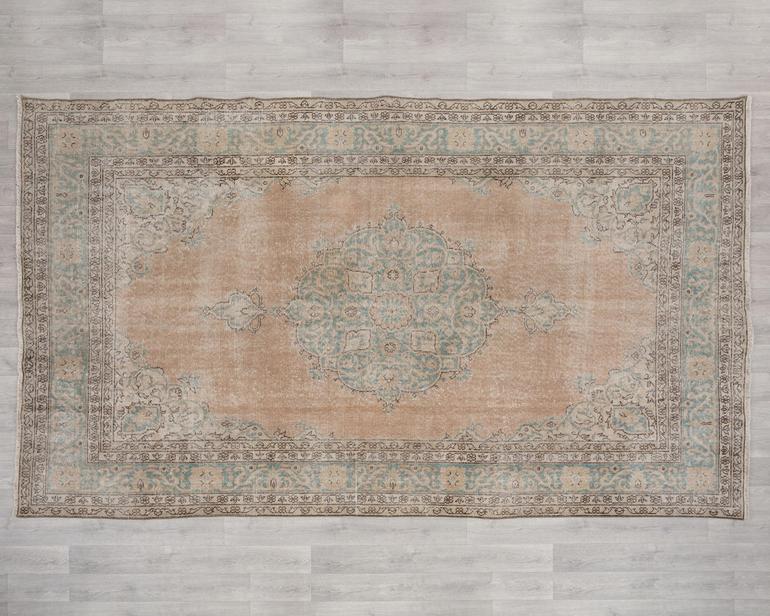 Neutral Oushak Rug 6' 1" x 9' 10" | No. VR89941