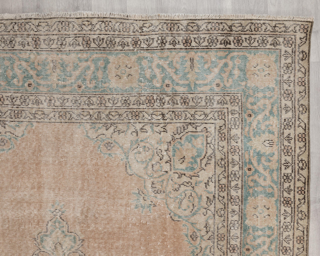 Neutral Oushak Rug 6' 1" x 9' 10" | No. VR89941