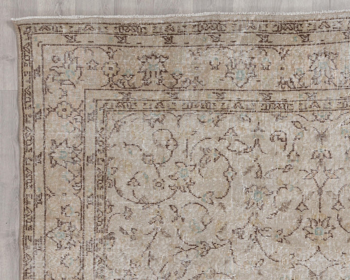 Beige Oushak Rug 6' 7" x 9' 10" | No. VR67591